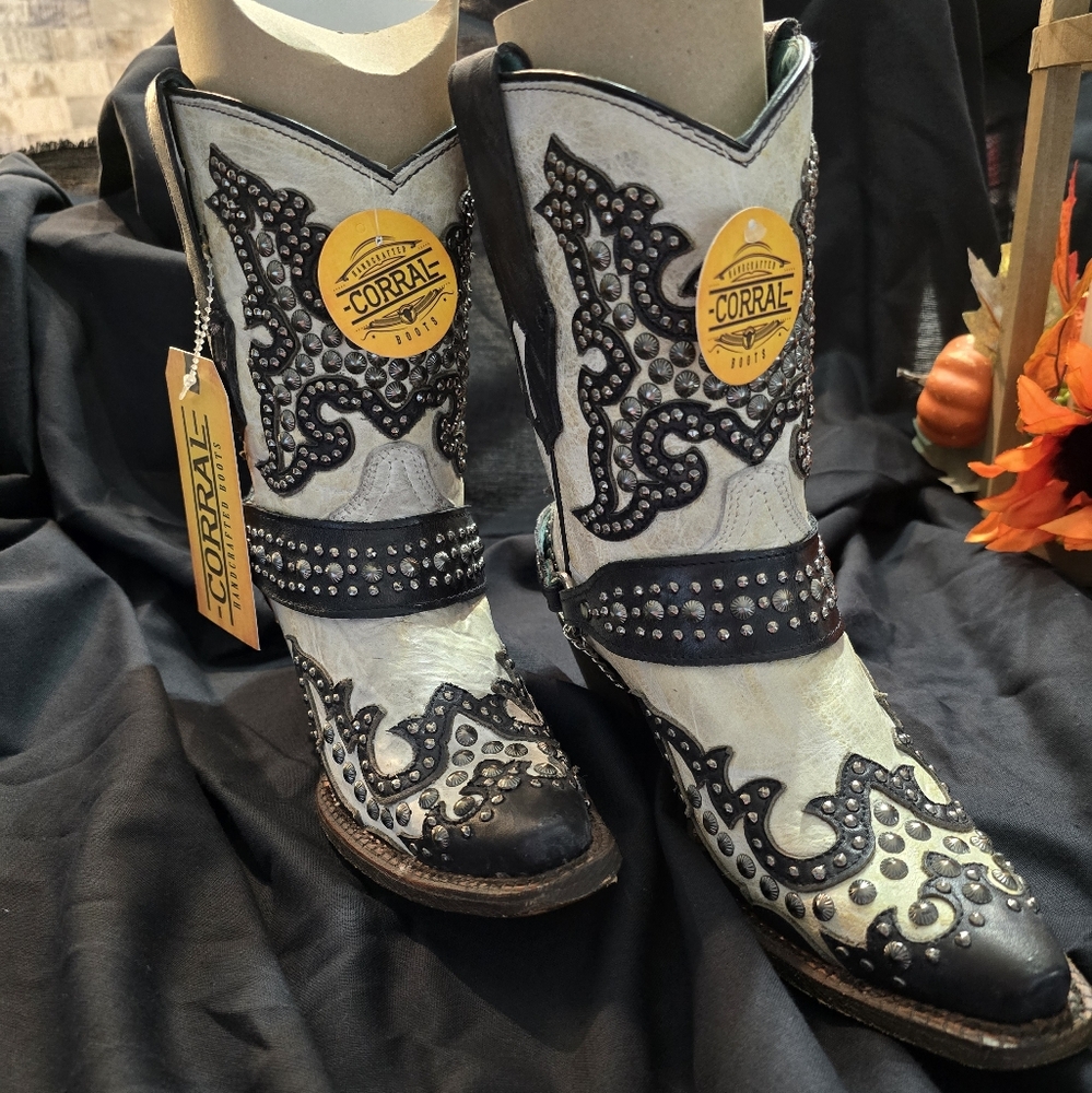 Corral Booties